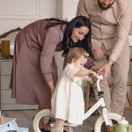 découvrez la balance bike, un vélo sans pédales idéal pour apprendre l'équilibre en toute sécurité. parfait pour les tout-petits, cet engin ludique stimule la motricité et offre des moments de joie en plein air. offrez à votre enfant un moyen amusant de se déplacer et de développer ses compétences !