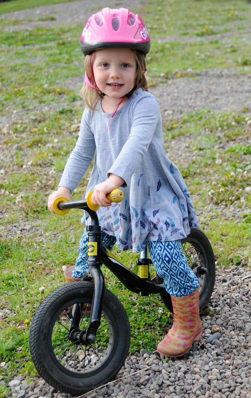 découvrez notre balance bike, le vélo d'équilibre idéal pour apprendre à votre enfant à rouler en toute sécurité et développer son équilibre dès le plus jeune âge.
