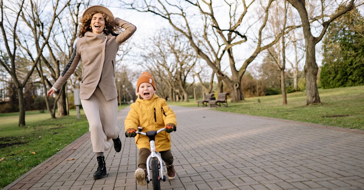 découvrez la balance bike, la vélo sans pédales idéale pour initier vos enfants à l'équilibre et à la mobilité. parfaite pour développer la confiance en soi et préparer vos petits à passer au vélo traditionnel. explorez notre sélection et offrez à vos enfants une expérience de conduite amusante et sécurisée !