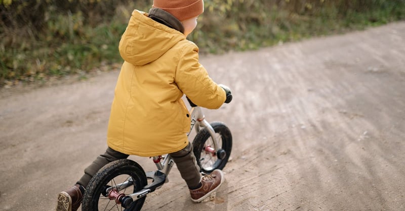 Draisienne et bonheur : comment cette activité aide les enfants à s’épanouir